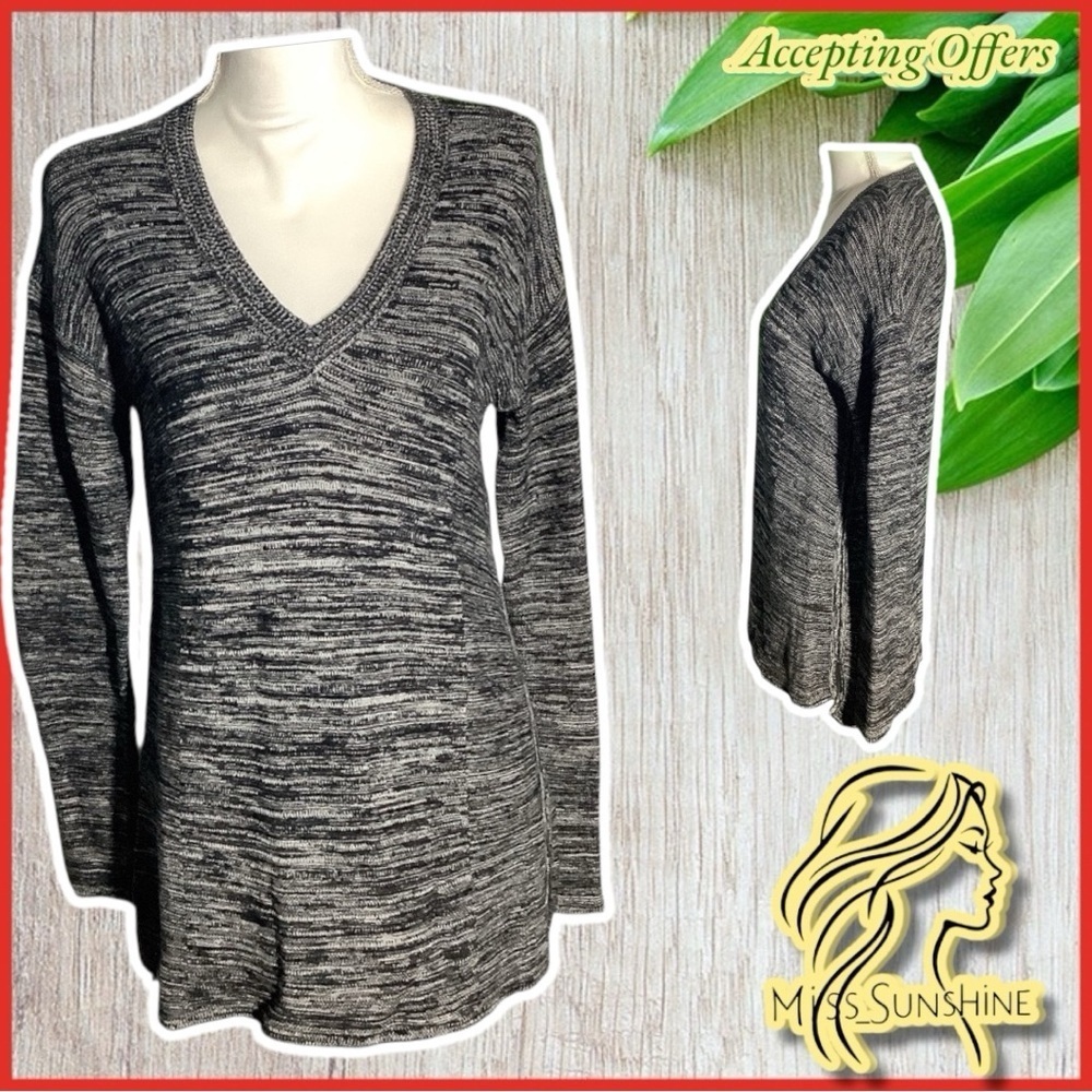 Ellen Tracy - Sz M - lightweight hi low sweater comfy v neck